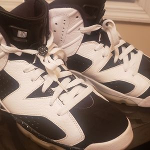 Retro jordans oreo 6s.